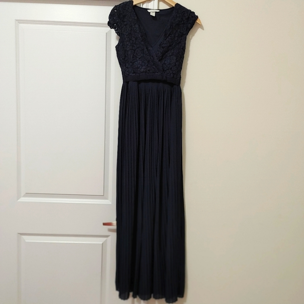 ✅✅ SOLD ✅✅ H&M MAMA Nursing Dress